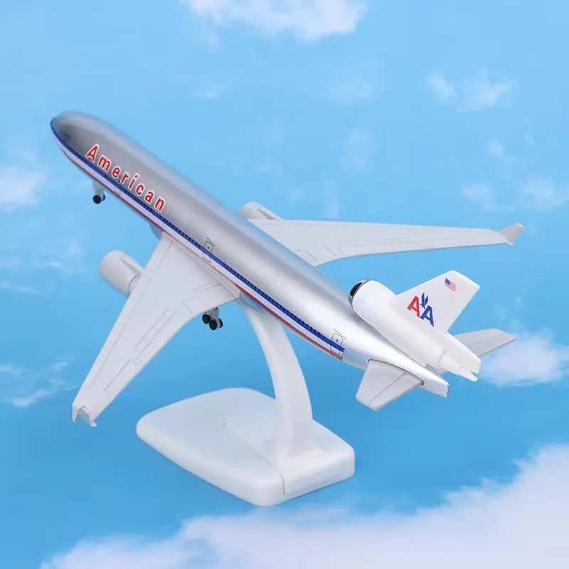 20CM USA American AA Airlines MD MD-11 Airways Diecast Airplane Model Alloy Air Plane Model Passenger Aircraft With Landing Gear