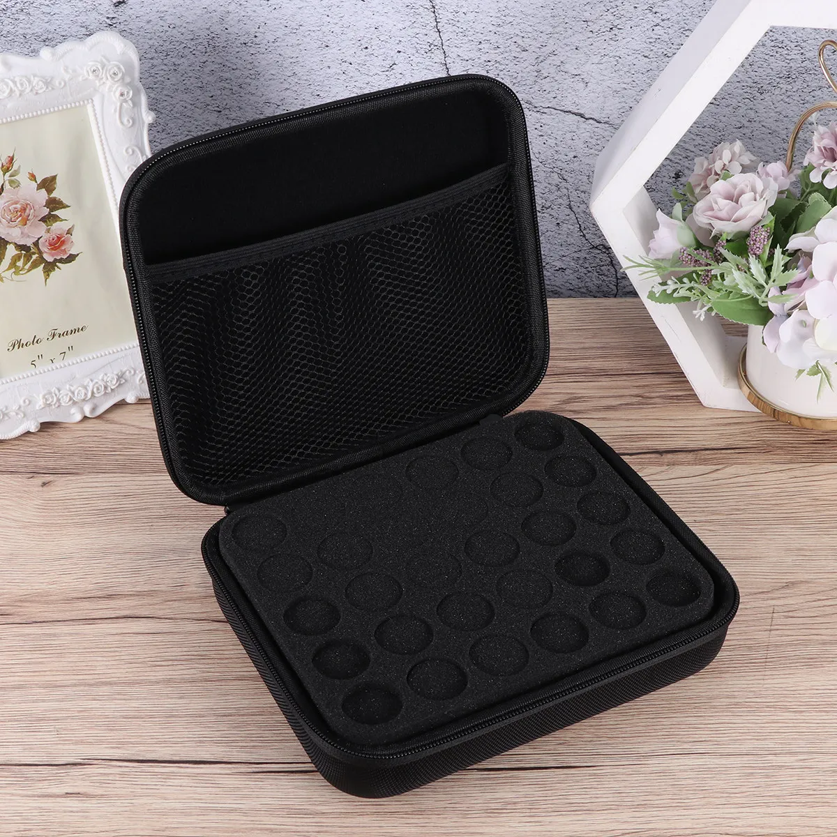 Estuche para Aceites Esenciales con 30 Bolsillos para Botellas de 15ml, Bolsa Resistente con Cierre de Cremallera, Material EVA para un Transporte Seguro, para Viajes y el Hogar, Color Negro