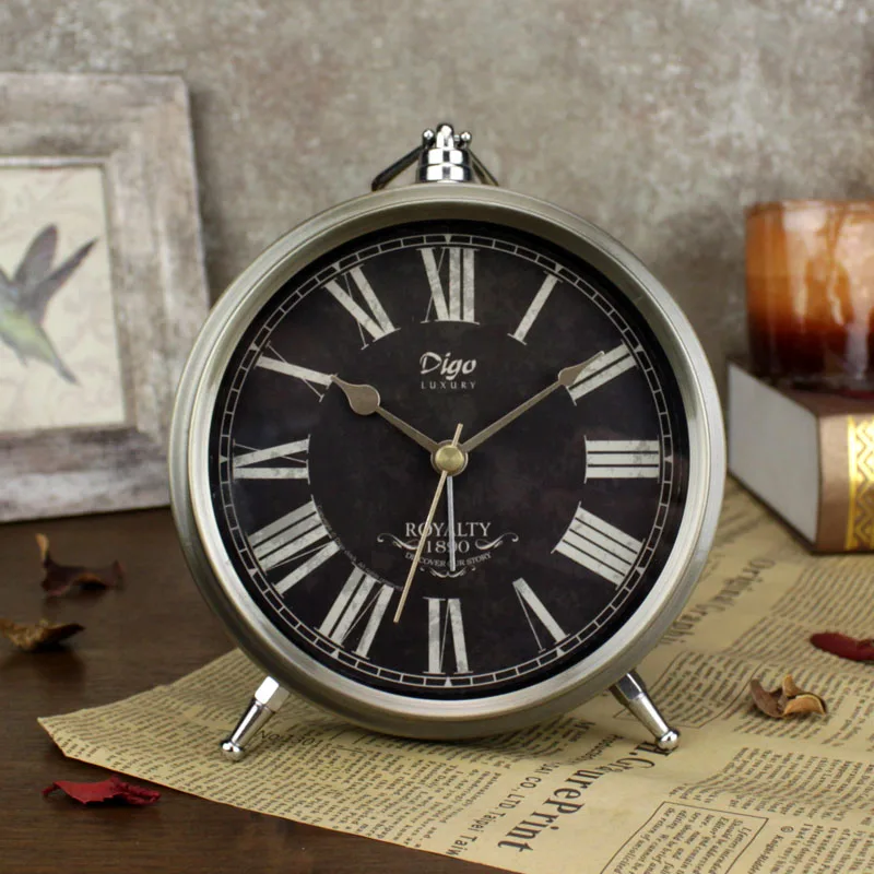 

Nordic Living Room Decoration Desk Clock Mute Watch Nightstand Alarm Clock Desktop Gadgets Restaurant Clock Home Decor Items