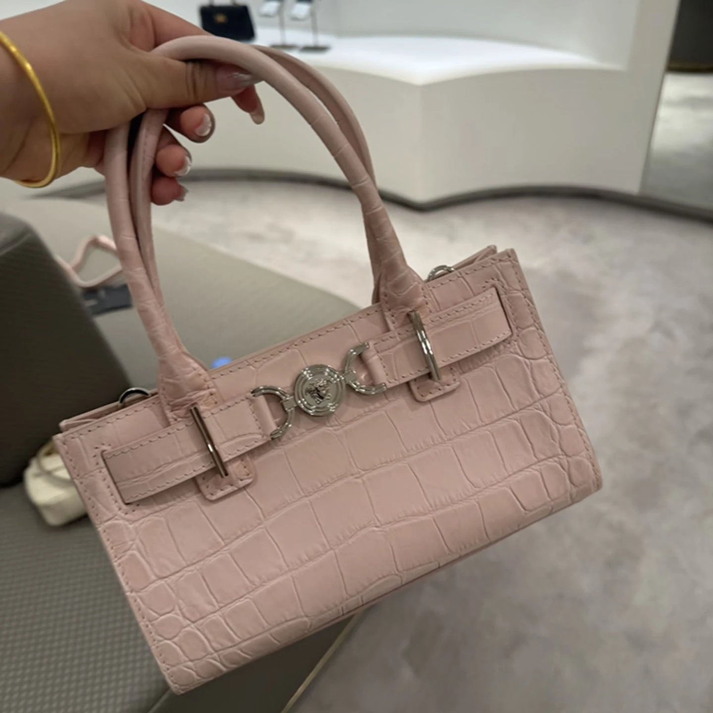 

Chic 2025 Pink Crocodile Embossed Bag, Chic Convertible Shoulder Purse, Textured Crossbody Bag for Work, Weekend & Outings