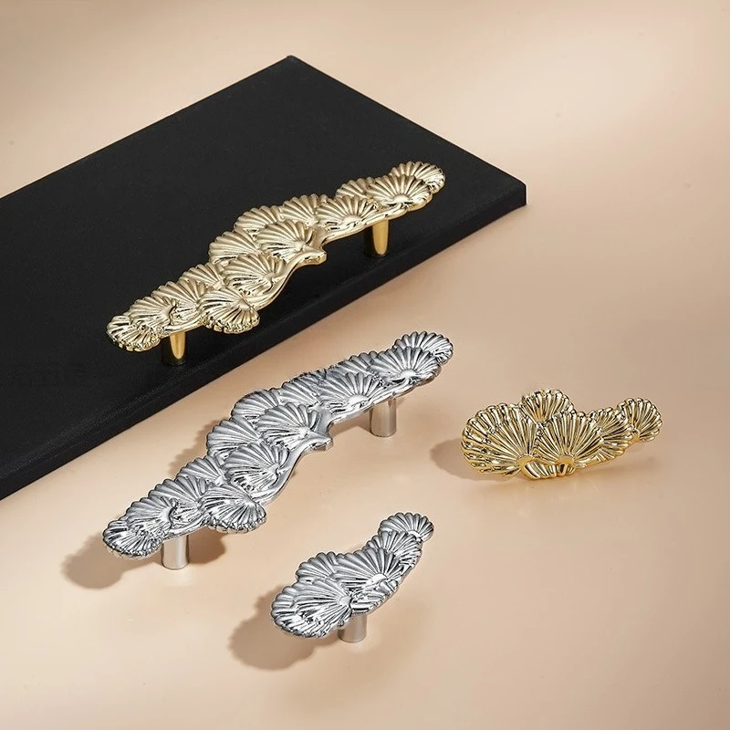 

Furniture Hardware Modern Luxury Fashion Flower Shape Gold Handle Kitchen Cabinet Zinc Alloy Handle Drawer Wardrobe Knob