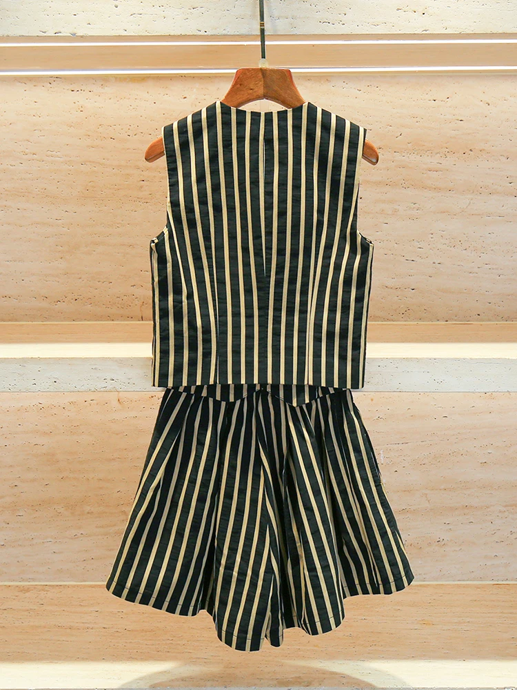Conjunto de ceco y plones cortos con cuello en V y rayas vertics de verano de gama alta, conjunto de moda para muje...