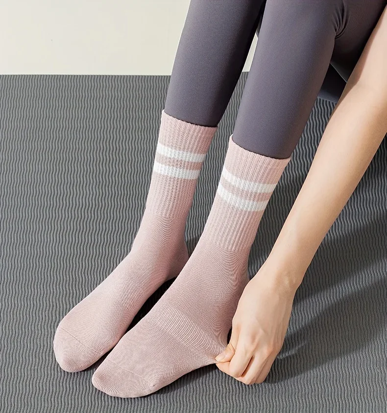 Calcetines de Yoga de longitud media para mujer, medias de algodón puro antideslizantes de silicona para interiores, Fitness, Pilates, deportes, al por mayor, 4 pares