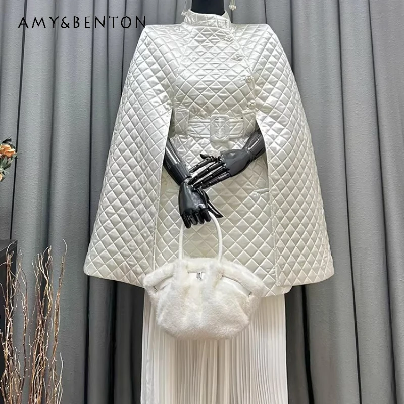 

Женская хлопковая куртка-пальто с французским дизайном, воротником-стойкой и накидкой-шалью, новинка зимы 2025, белая, повседневная, утепленная, утолщенная, хлопковая куртка для женщин