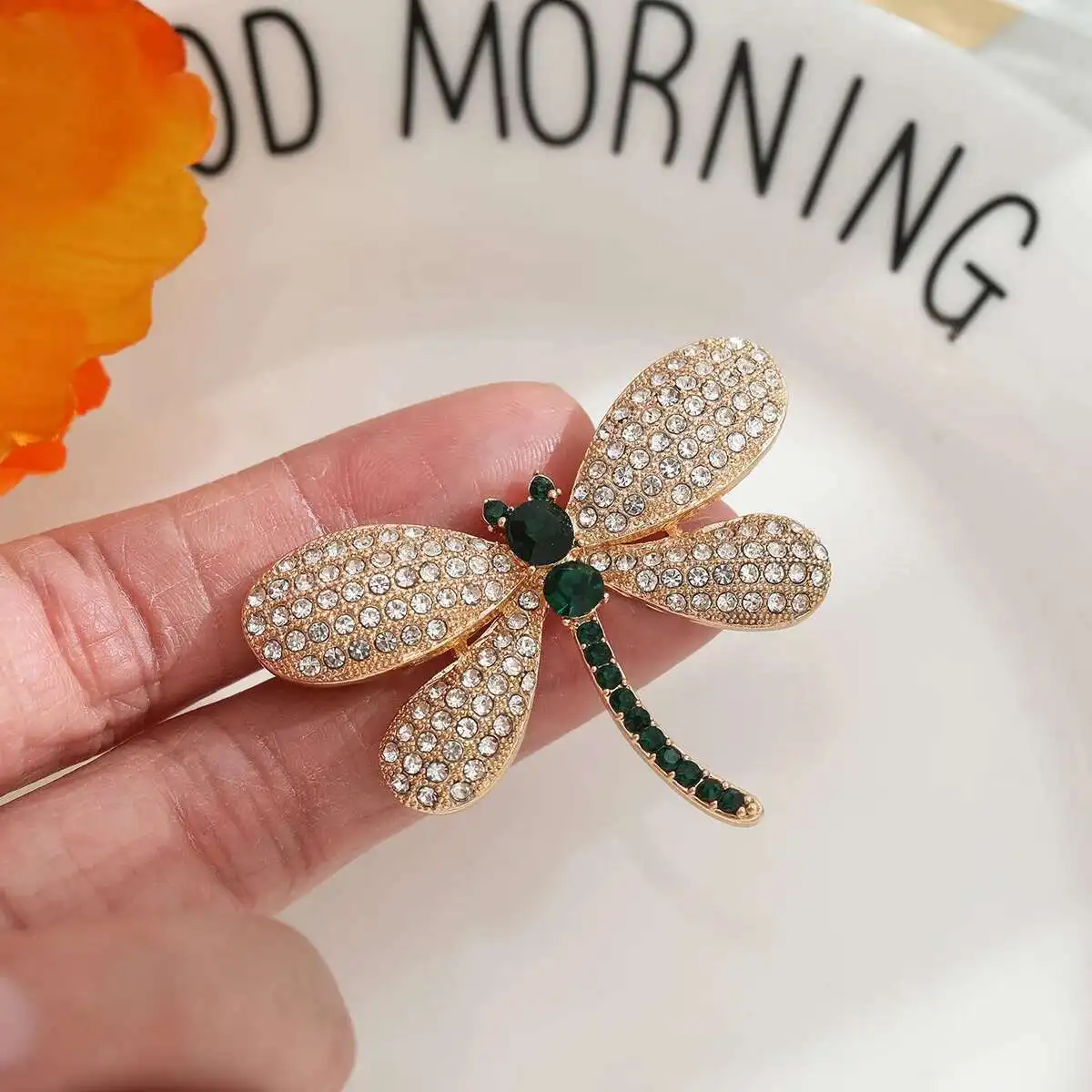 

Fashion Creative Dragonfly Brooch Fashion Personality Suit Sweater Corsage Brooches Accessories Anti Exposure Buckles 2025
