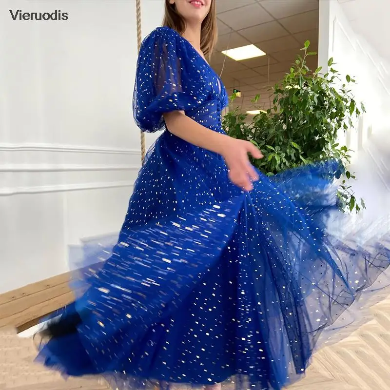 فستان أزرق ملكي برقبة على شكل حرف v وأكمام منتفخة للاحتفال بنجوم ترتر للحفلات الراقصة على شكل حرف a مطوي ثنيات مطرزة فستان سهرة دبي #1