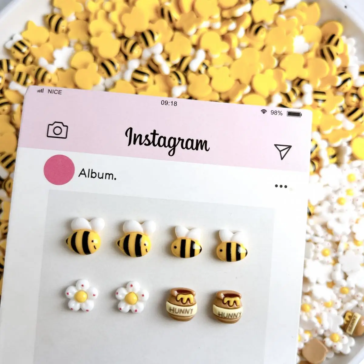น่ารักการ์ตูน 3D เรซิ่น Chubby Bee เล็บ Charms Kawaii น้ําผึ้งหม้อดอกไม้ Scrapbooking ตกแต่งเล็บ DIY หัตถกรรมอุปกรณ์เสริม