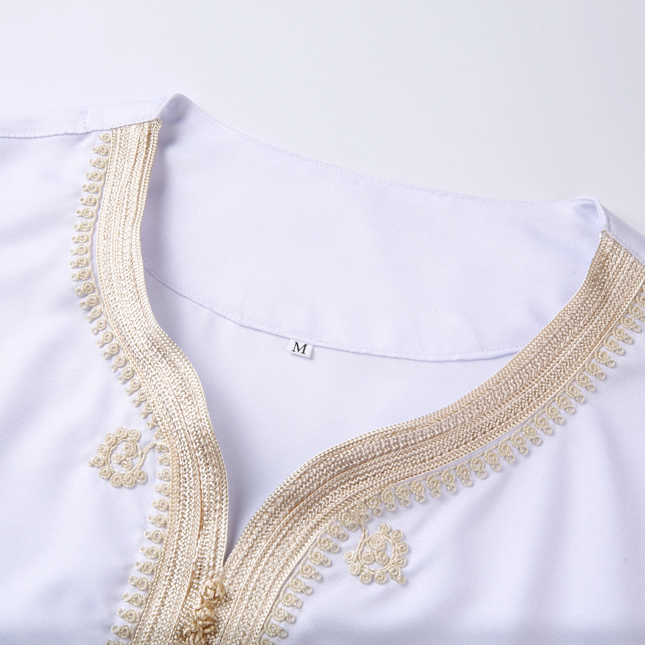 رداء مطرز متباين Jubbah للرجال قفطان عربي ملابس رجالية إسلامية ملابس حج للرجال فستان إسلامي للرجال المملكة العربية السعودية