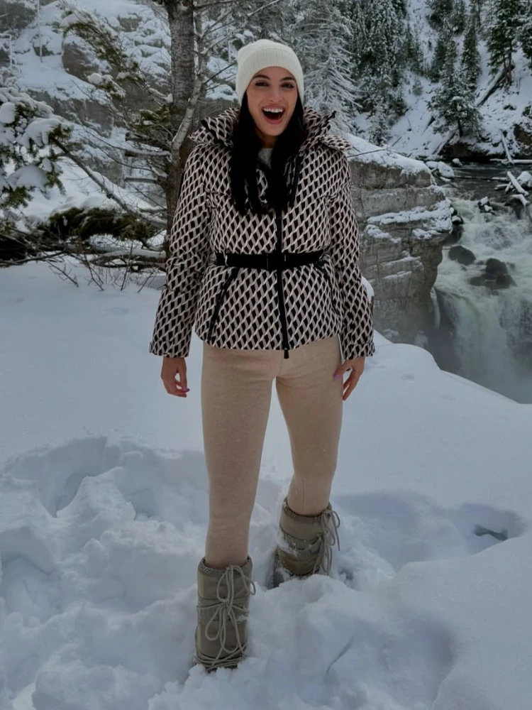 المرأة مقنعين سترة دافئة ذوي الياقات العالية مطاطا الرباط مقنعين طويلة الأكمام حزام سليم صالح مقاوم للماء يندبروف ملابس التزلج سترة الخريف والشتاء موضة المرأة الجديدة سترة دافئة