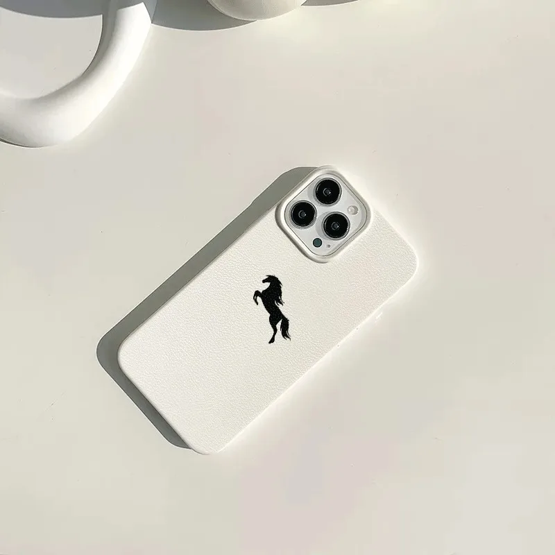 الحد الأدنى الأسود الحصان سيليكون جراب هاتف آيفون 17 برو ماكس حالات آيفون 16 15 14 زائد 13 12 11 XS X XR 16E 17 غطاء الهواء