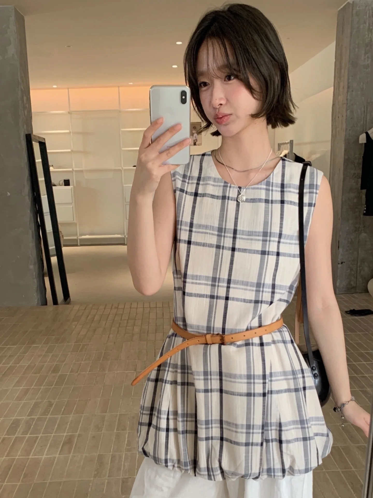 

High-End Color Blo Plaid Vest irt Women's Summer New Retro Korean Sle Small Size Top Layering Clothing Knitwear