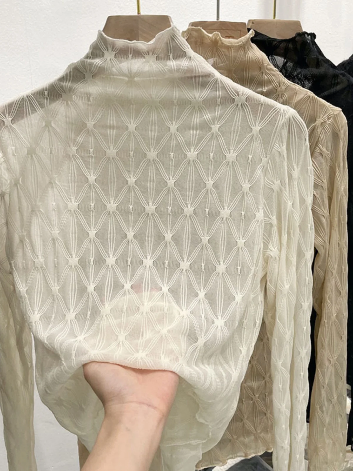 

Шикарный европейский топ с высоким воротником и длинным светом, кружевной топ для женщин, весна-осень, тонкая плиссированная основа Inner Me, модная основа irt