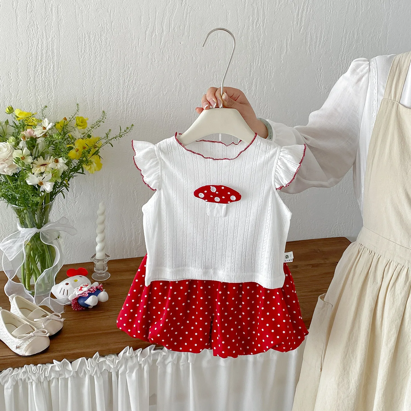Summer new mushroom patch fabric flying sleeve baby wave dot flower bud shorts two-piece set