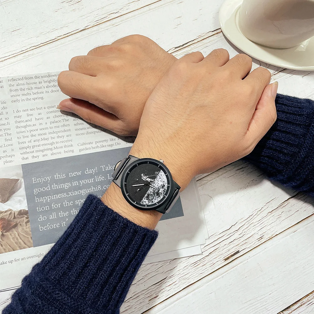 

Astronaut Watch For Men Women Belt Wristwatch Classic Display Chic Timepiece For Holiday Festival Gift