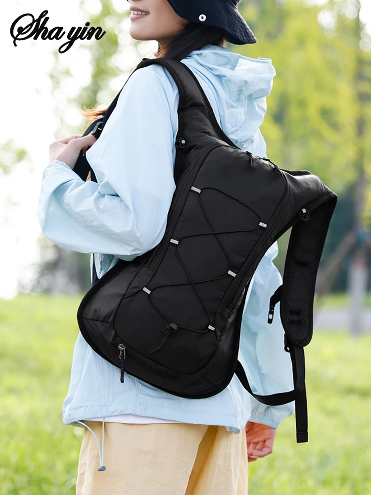 12L Outdoor-Sport-Rucksack für Radfahren, Laufen, Wandern mit Hydratationsblase, Helmhalterung, wasserdicht, ultraleicht – Detail 4