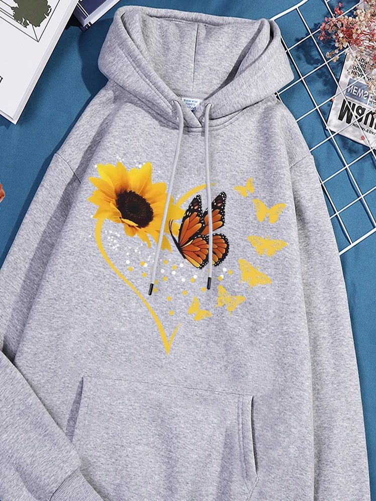 

Butterflies On Sunflowers Printed Womens Sweatshirts Basics Breathable Tracksuit Leisure Trendy Sportwear Unisex Oversized Top