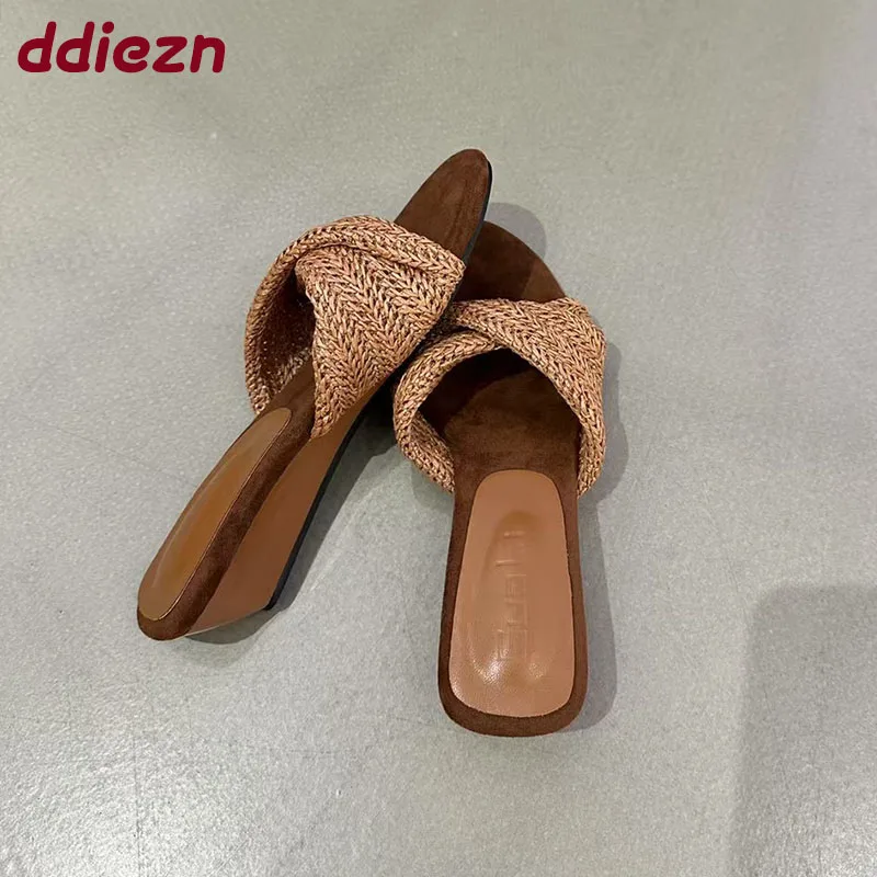 

Модные женские босоножки на танкетке с круглым носком, летние пляжные женские шлепанцы на низком каблуке, женские босоножки на танкетке, тапочки, новинка 2023 года