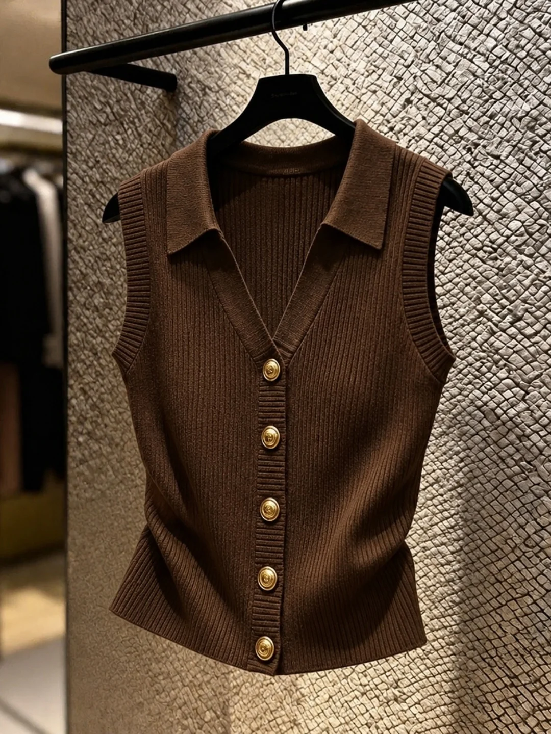 

Retro Style Button up Ice Silk Knitted Vest Sleeveless Turn-down Collar Summer Outerwear Fashionable Women's plus Size Top