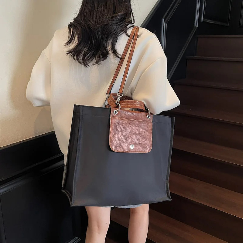 

Handbag Oxford Spinning Tote Shoulder New French Large Capacity Messenger Bag Handbag Commuter Women's Shoulder Bag