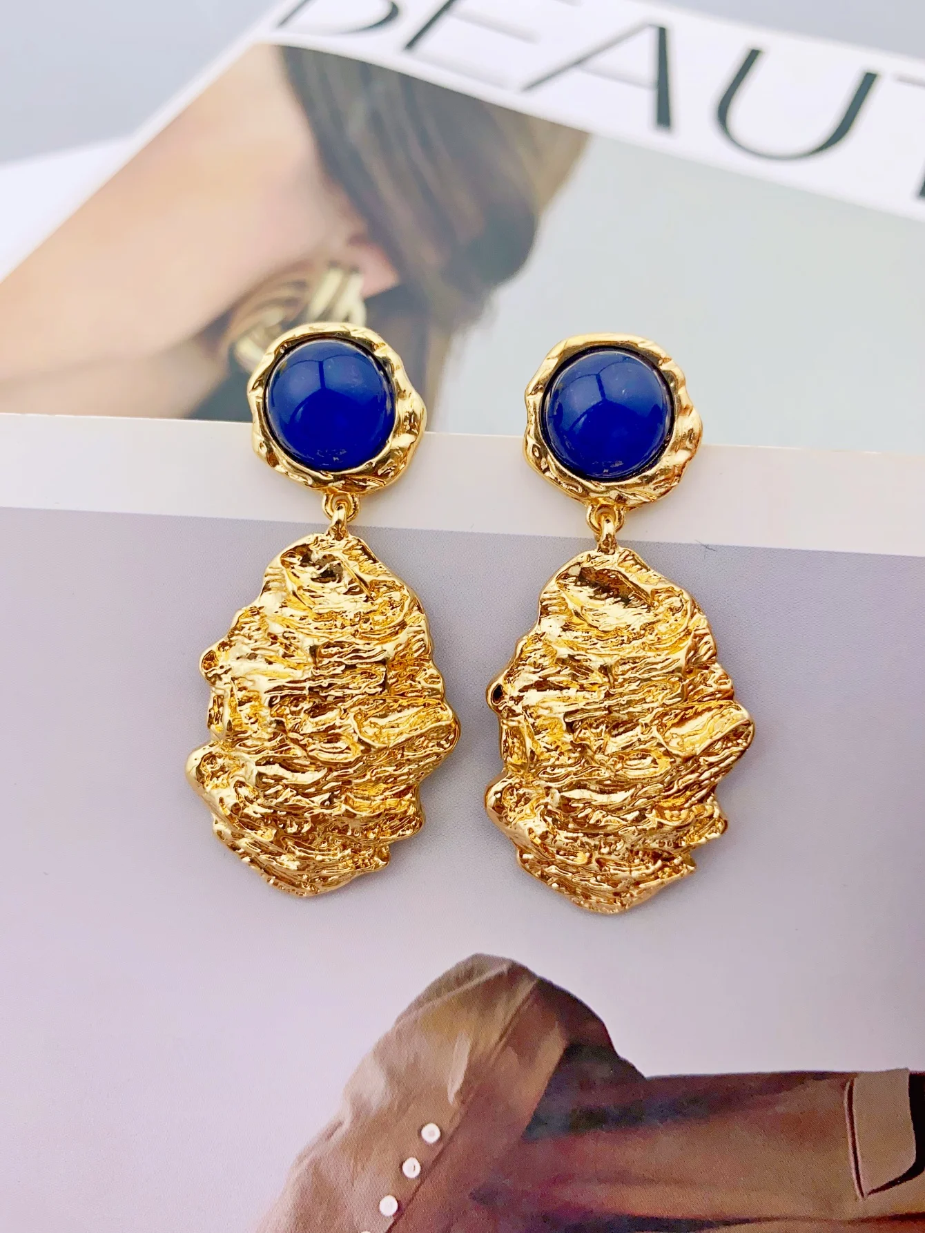 

Irregular Zinc Alloy Patterned Bead Acrylic Earrings for Women's Daily Wear