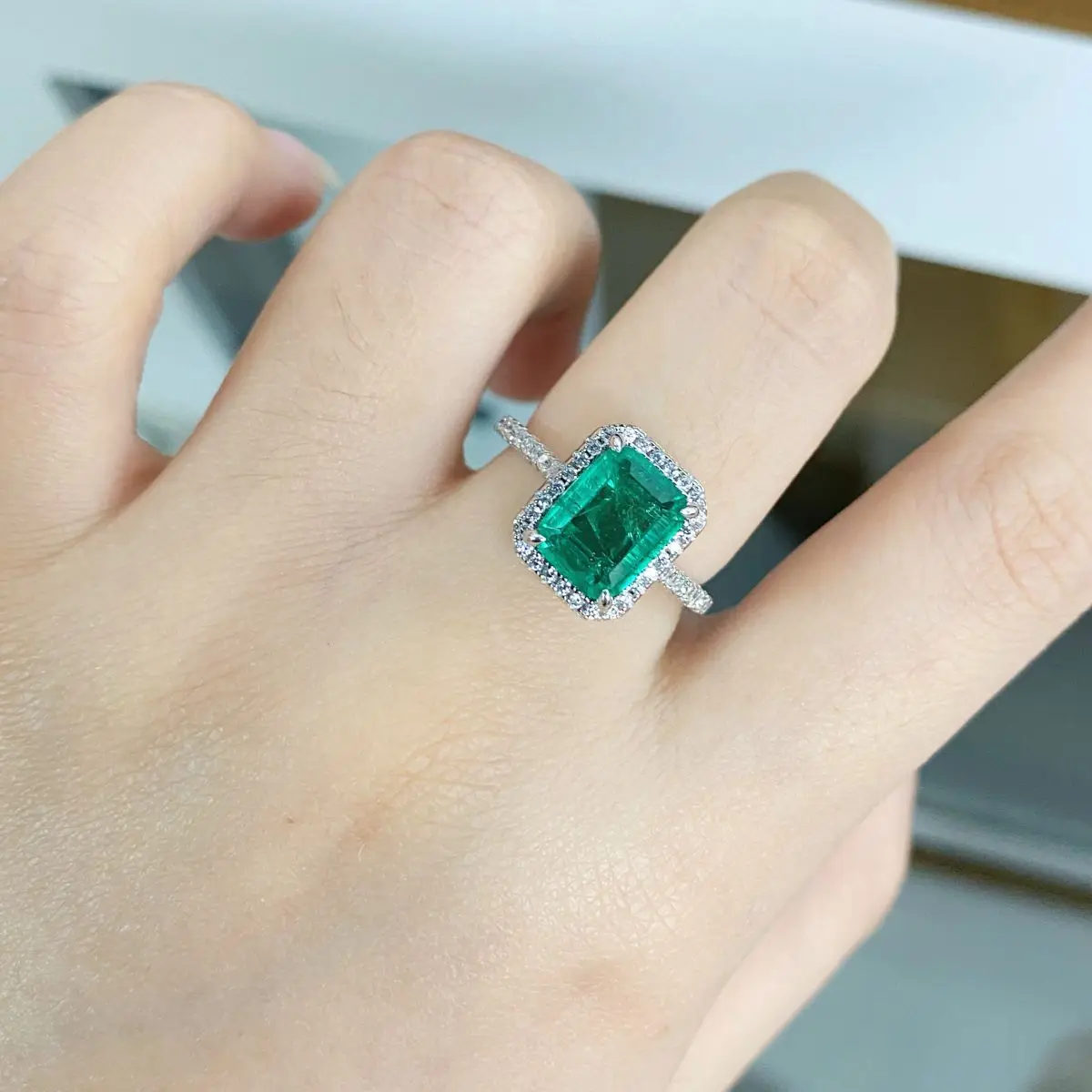 PT950 Platinum Ring for Women - Emerald Cut Diamond Ring