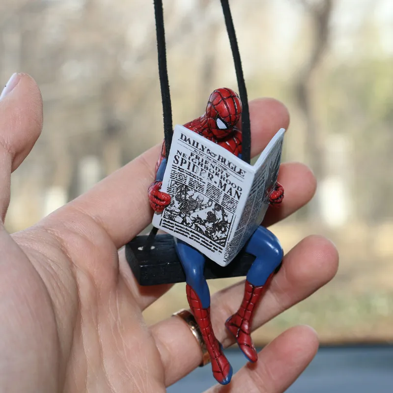 Marvel Spider Man จี้รถฮีโร่ Avengers การ์ตูน Action Figure กระจกมองหลังหนัง PU Lanyard อุปกรณ์เสริมของขวัญ