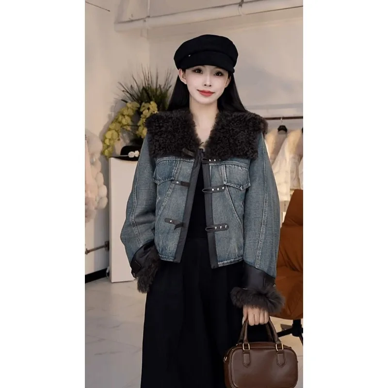 

Осень и зима, новый короткий модный удобный топ с теплым воротником, меховой интегрированный ретро-джинсовый пирог, женская меховая куртка