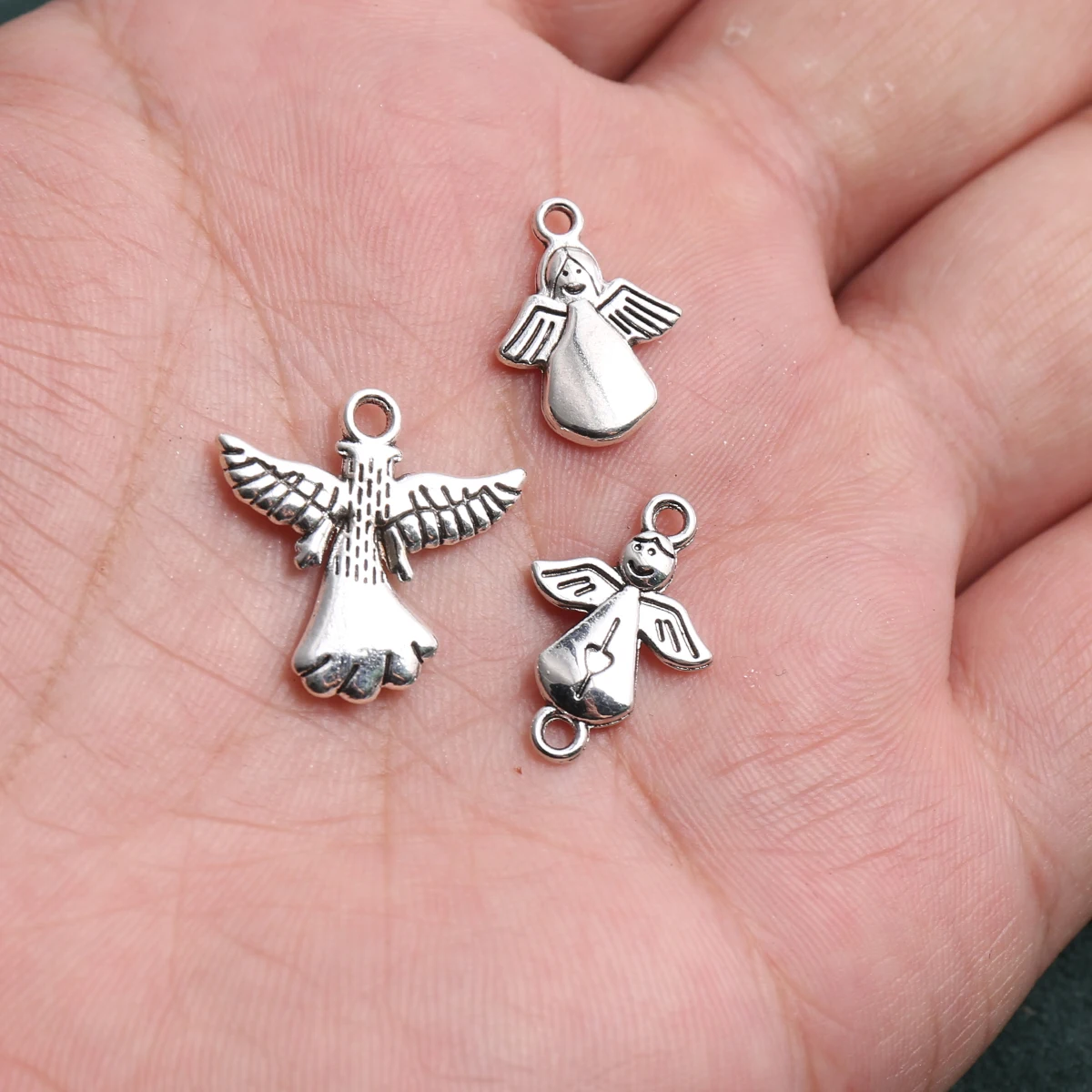 27-Piece Set of Angel DIY Handmade Accessories, Featuring Simple Heart Angels and Large Winged Embossed Angels, Suitable for DIY Bracelets, Necklaces, Earrings, Pendants, and Handmade Beaded Decoration Accessories
