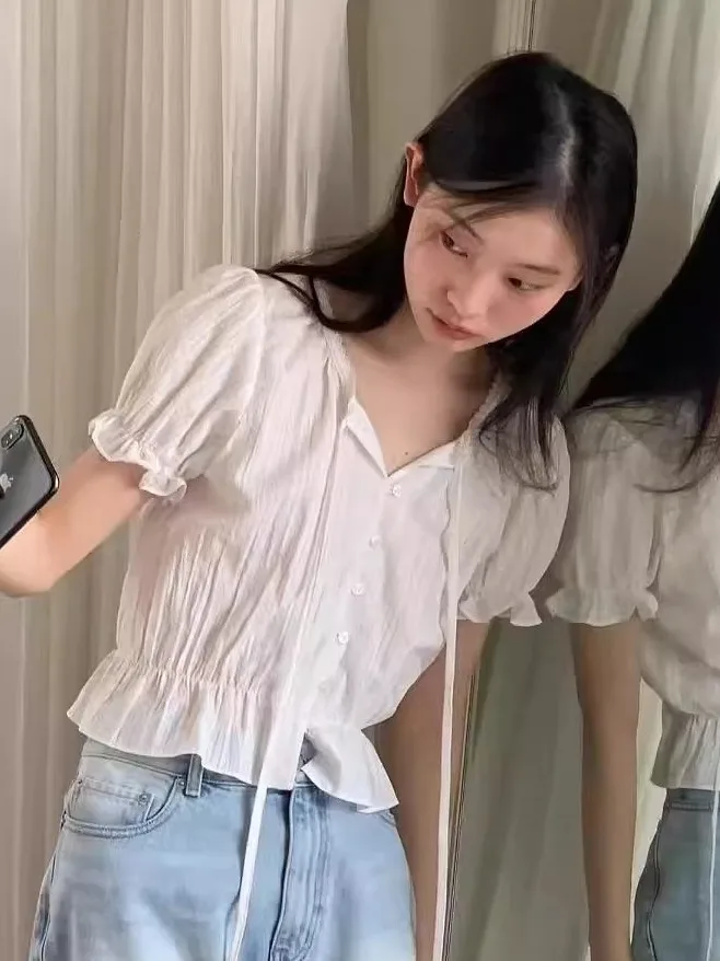 Csa Fena Coreana de Manga Curta com Renda, Design Moderno, Nova Coleção de Verão, Manga Bufante, Top Antienvelheciment...