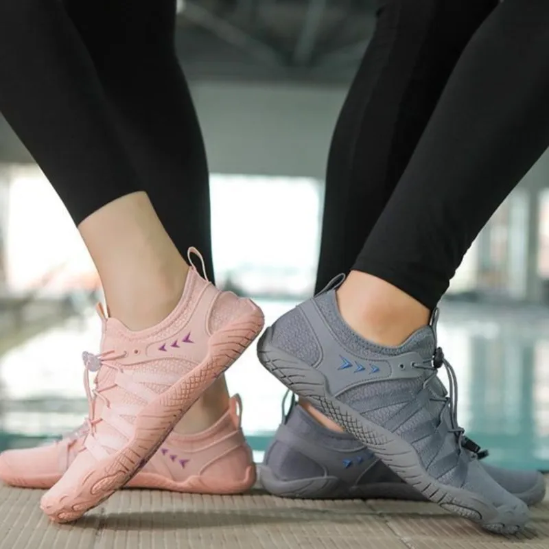 Sapatos aquáticos femininos Crestar, de secagem rápida, estilo minimalista, ideais para o verão. Tênis esportivos leves para natação, ioga e exercícios ao ar livre._voghion.com