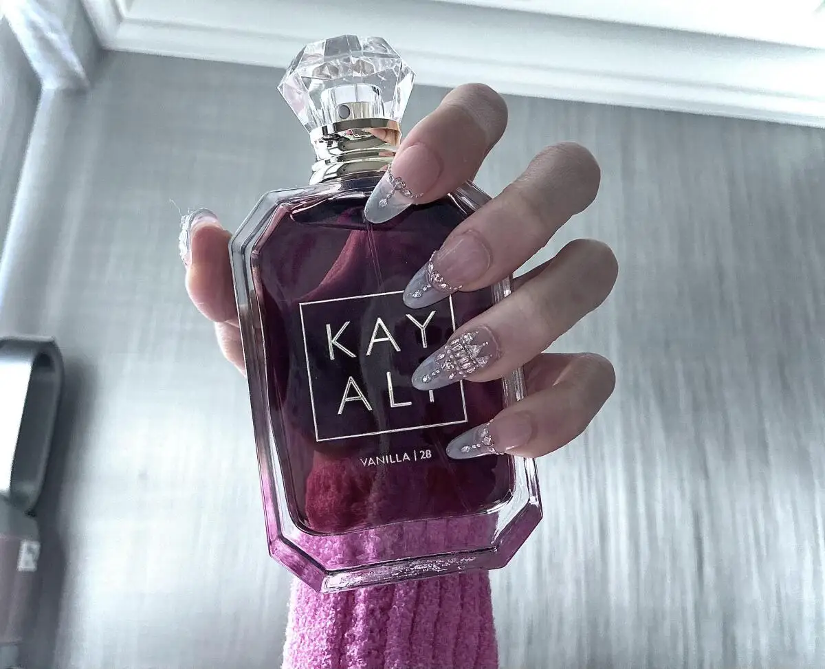 

KAYALI Vanilla | 28: The Viral "Dark Juice" Staple for the 2026 Cozy-Luxe Aesthetic & The Ultimate Layering Essential