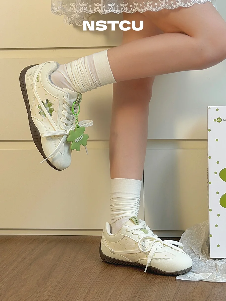 

NSTCU Original Design Women's Sports Casual Shoes Summer Versatile White Sneakers Four-leaf Clover Pattern Cross-Band Fashion