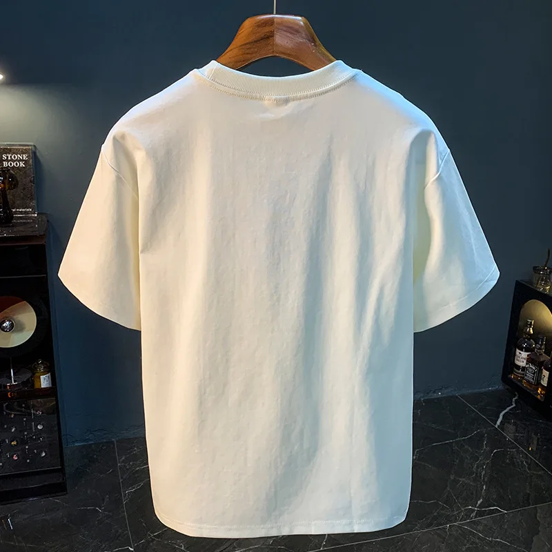 Wysokiej klasy T-shirt męski lato 2025 haftowany, luźny, oddychający, elastyczny krój łączony top z krótkim rękawem
