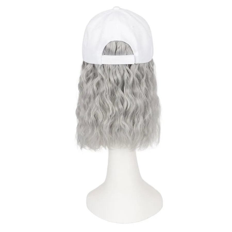 قبعة بيسبول بيضاء مع وصلات شعر صناعية قصيرة مموجة مقاس 8 بوصات للنساء والفتيات قبعة شعر مستعار قابلة للتعديل وجيدة التهوية مثالية