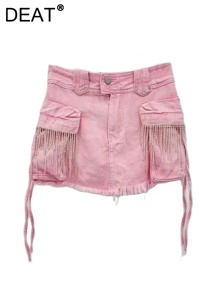 

DEAT Women's Denim Skirts Big Pockets Wrap Hips Pink Diamonds Chains Tassel Cargo Mini Skirt 2024 Summer New Fashion 11A0213