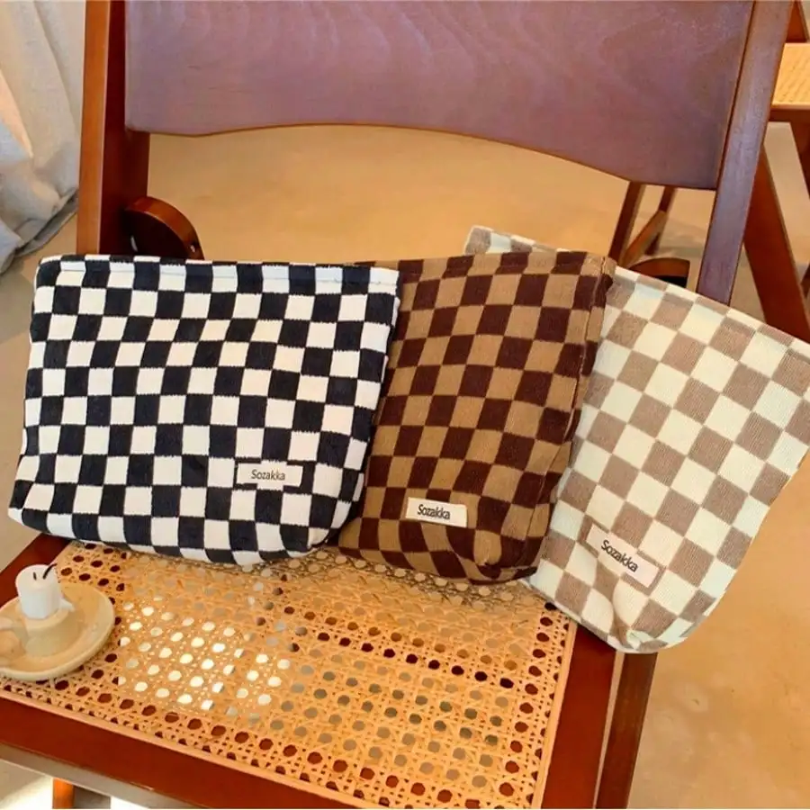 1pc Checker Makeup Bag With Zipper Perfect For Beauty Essentials, Cosmetic Bag Waterproof, Lipstick Pack, Women Bags For Make Up