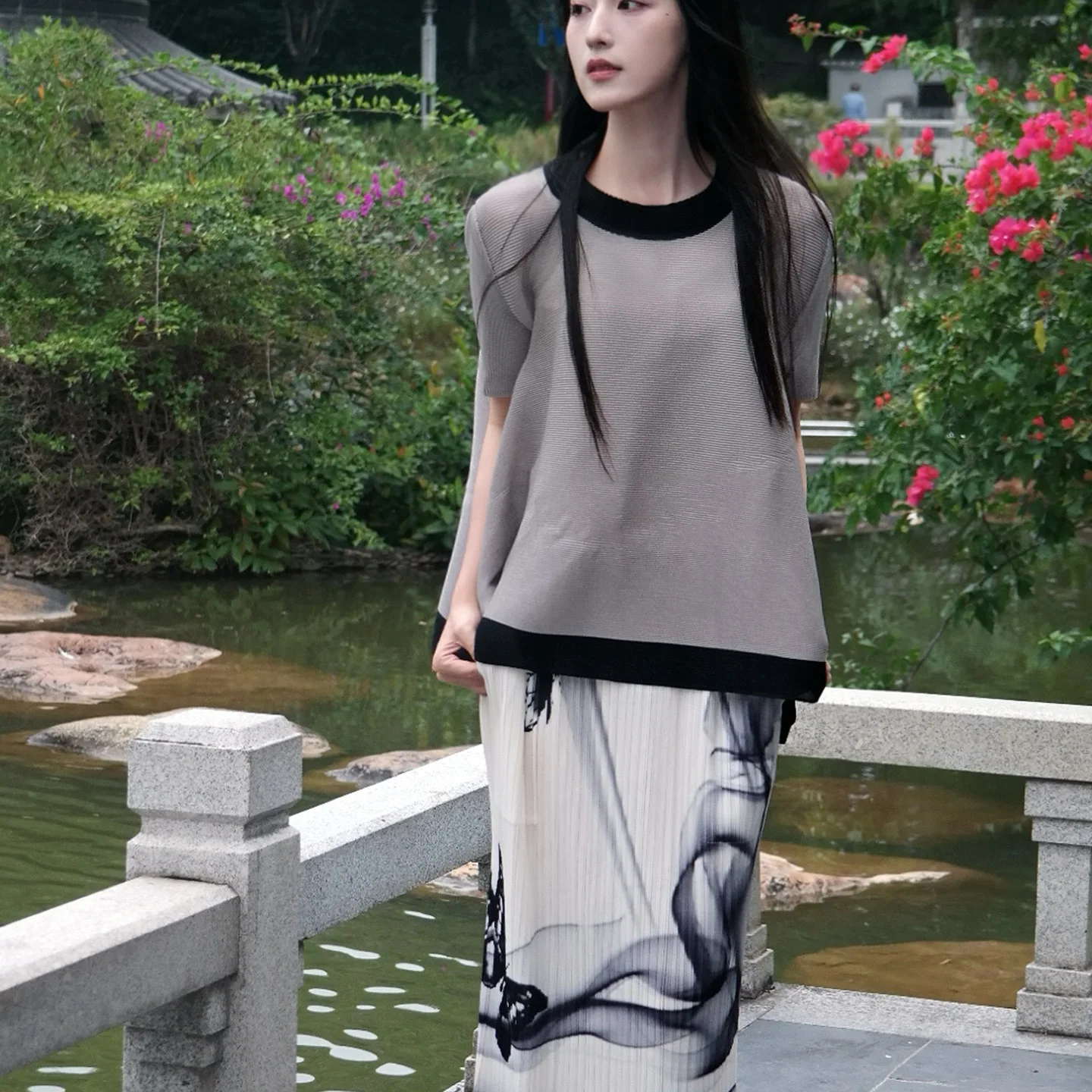 

Miyake Pleated 2025 New Spring and Summer Fashion Collision Set Female Summer Irregular Hem Top Casual Half Skirt Two-piece Set