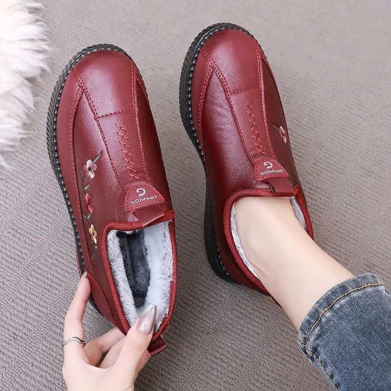 Ladies emboridery thick fur moccasins woman slip on sneakers female shoes winter plush loafers 2024 mom's flats