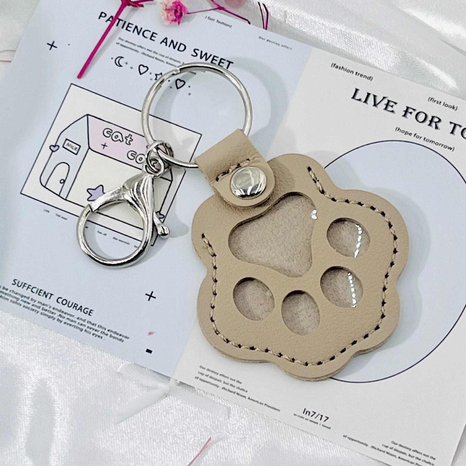 Personalisierter Haustierhaar-Aufbewahrungsanhänger Schlüsselanhänger Auto-Leder-Taschenanhänger Niedlicher Schlüsselanhänger Einzigartiges Hängendes Ornament Accessoires Geschenk – Detail 10