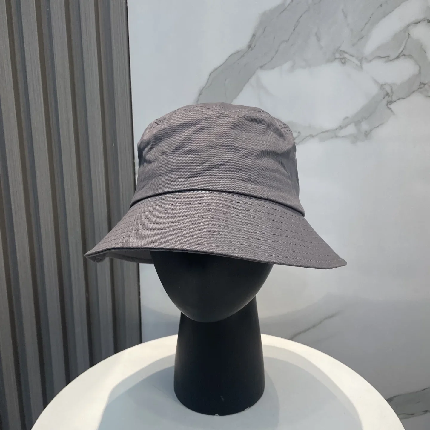 

Simple and Fashionable Style Hot Sale Sun Protection Hat Sun Hat Casual Hat Bucket Hat Same Style for Men and Women Sun Hat