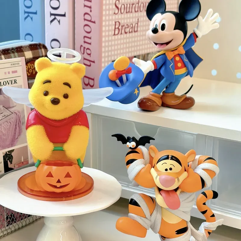 Новая подлинная серия Disney Halloween Night, стежка Винни-Пух, глухая коробка, милое украшение для рабочего стола, загадочная коробка, куклы, игрушки, подарки