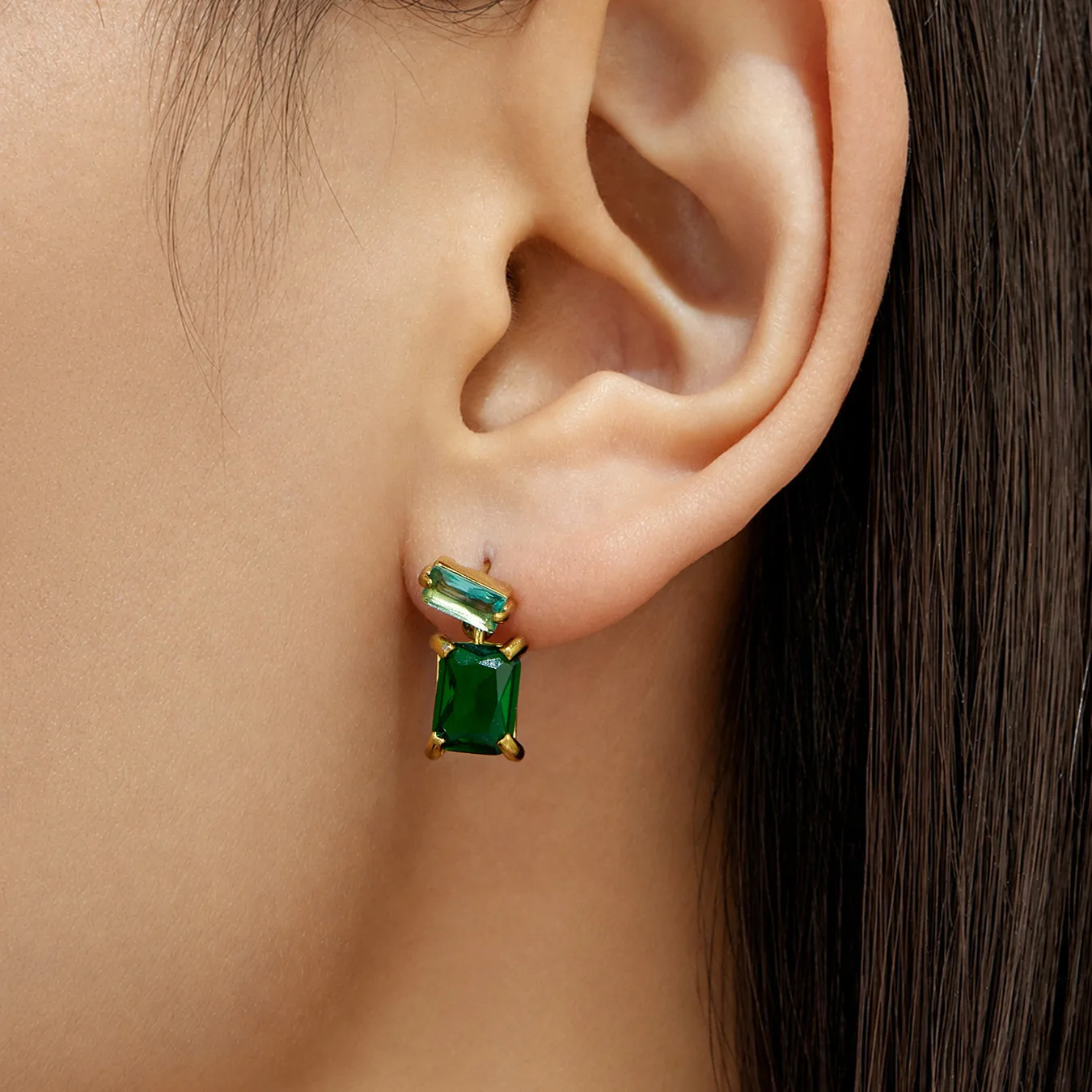 Glänzende farbige Glasohrringe, Doppelstein-Tropfenohrringe, Edelstahl-Hängeohrringe, 18K vergoldete Anhängerohrringe für Frauen – Detail 2