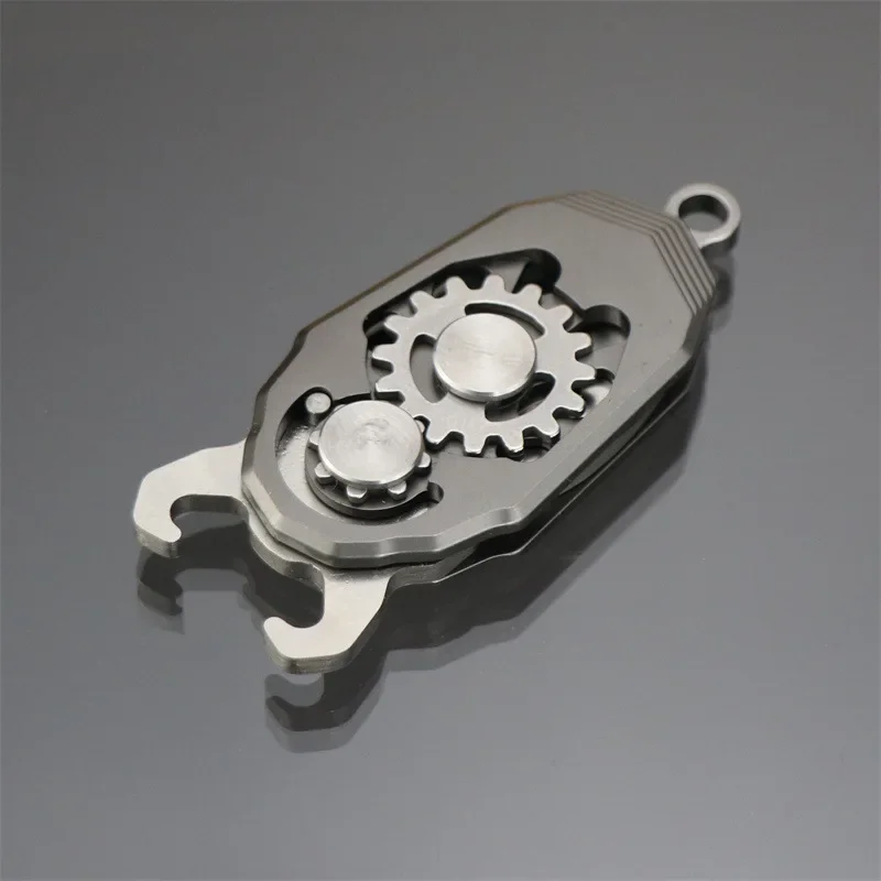 1PCS Creative Multi-function Gear Knife Stainless Steel Portable Portable Mini Folding Knife Outdoor Camping Travel Gadget