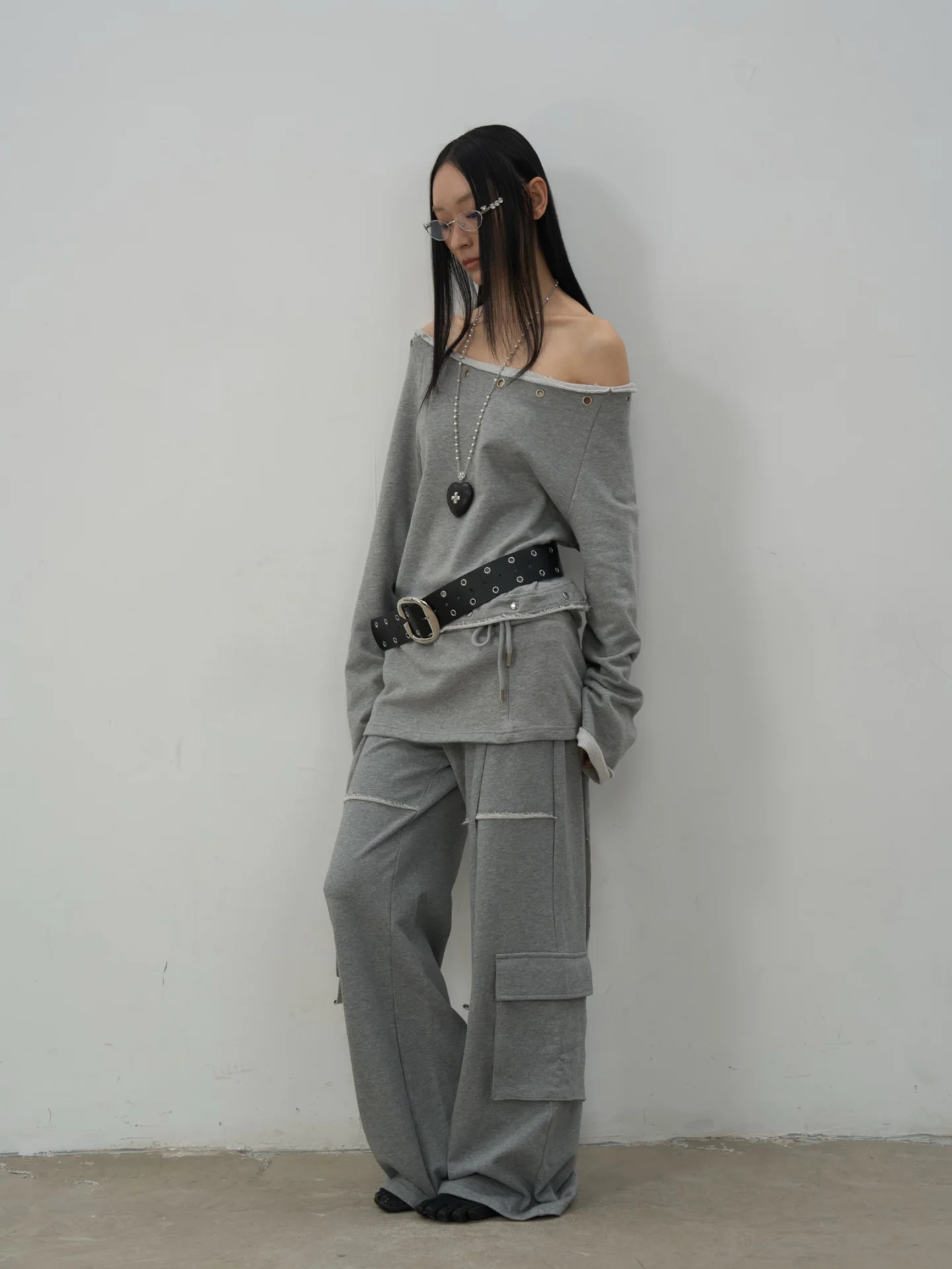 

Женская толстовка Rebornique в корейском стиле с одним открытым плечом, свободного кроя, с длинными рукавами, со съемными элементами, модный топ