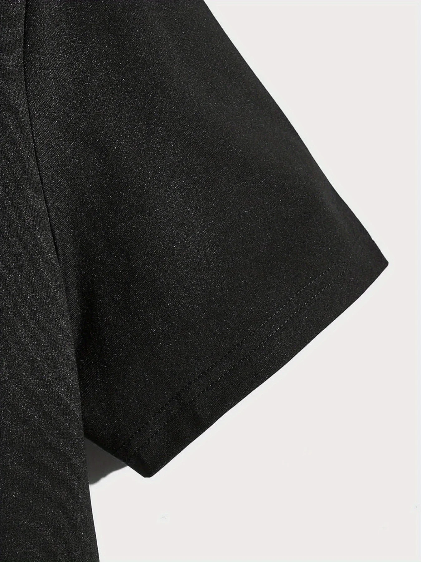 تي شيرت نسائي من Advocate Worker - خلفية سوداء مع حروف وقلوب ملونة "العامل الاجتماعي" - قابلة للتنفس كل يوم