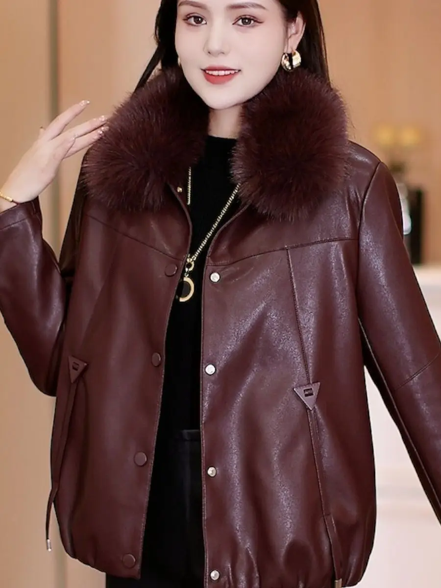 Casaco Feminino de Couro PU Sintético Curto com Gola de Pele Destacável e Forro de Lã Térmico