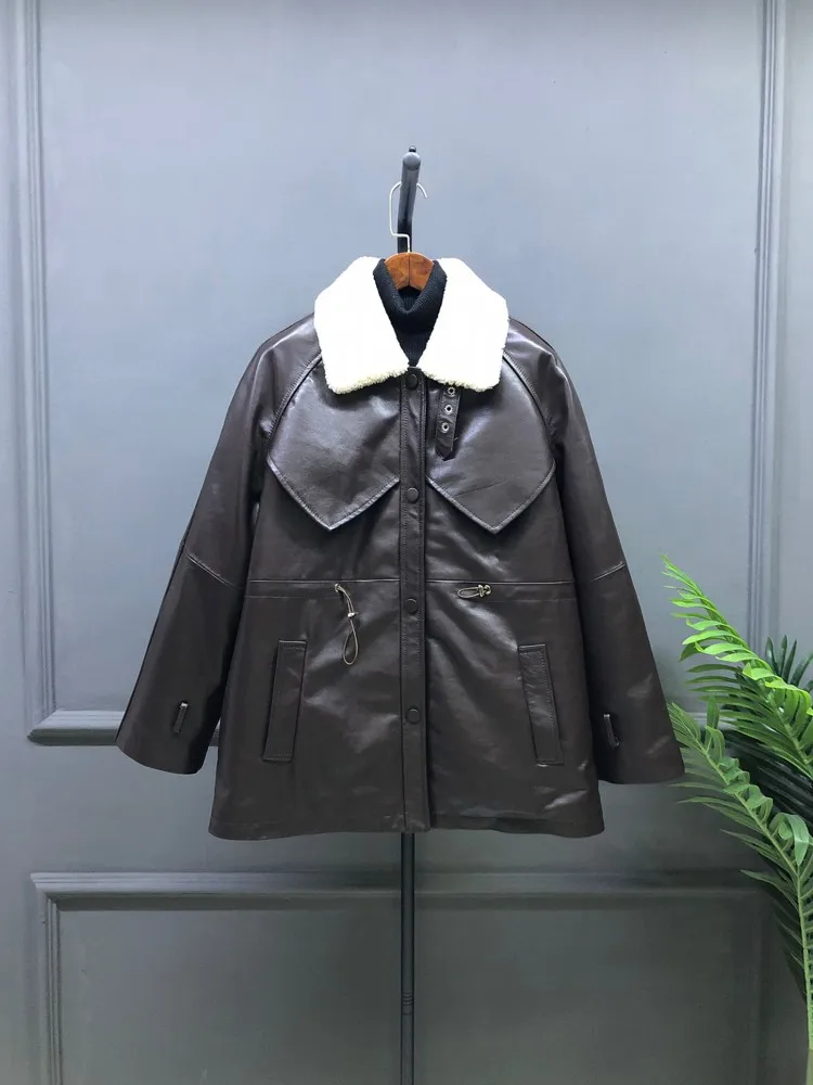 Damski płaszcz z prawdziwej skóry olejowanej w stylu vintage, nowy, zimowy, ciepły, z kołnierzem z prawdziwej wełny, z wysokim stanem, luźny krój, do biura, średniej długości.