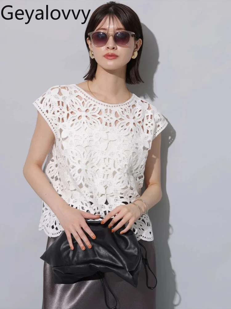 

Japanese Style Crew Neck Top Heavy Craft Hollow Crochet Simple Casual Tee Fashion Summer Short Sleeve Tops for Women