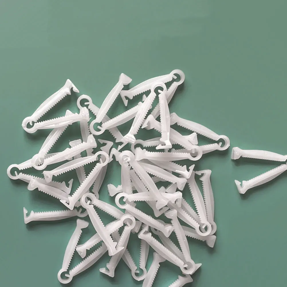 

100pcs Umbilical Cord Clamp Newborn Piglet Navel Clip Anti- Durable for Livestock Pets Cattle Sheep Dog Cat Farm