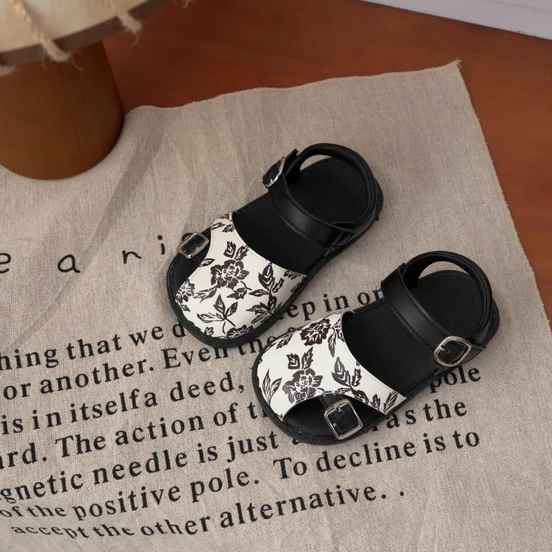 Sandalias De Mujer	2026 Summer New Girls' Sandals Comfort Anti Slip Kids Beach Shoes Retro Versatile Girls Flat Roman Sandals